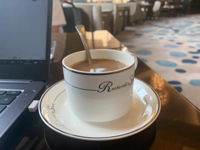 贴心服务,饮品丰富:售楼部里的精致,入住后能享受到多少?