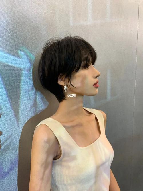 超a女生短发_短发_发型_脸型_刘海_华北商厦攻略_女生