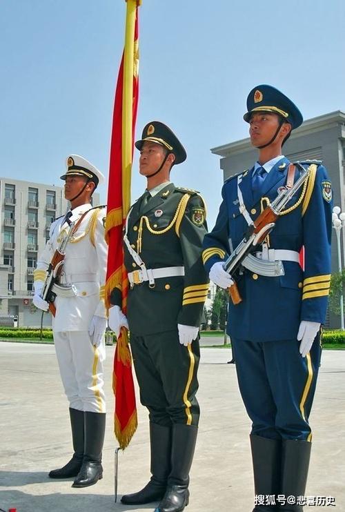 原创解放军军服左胸佩戴的条码是什么意思?