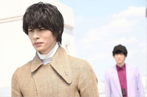 假面骑士圣刃39集,天灾变身不死鸟,贤人归队,冰狮刃王