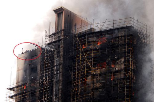 沪28层住宅起火49人遇难 孟建柱连夜赴上海