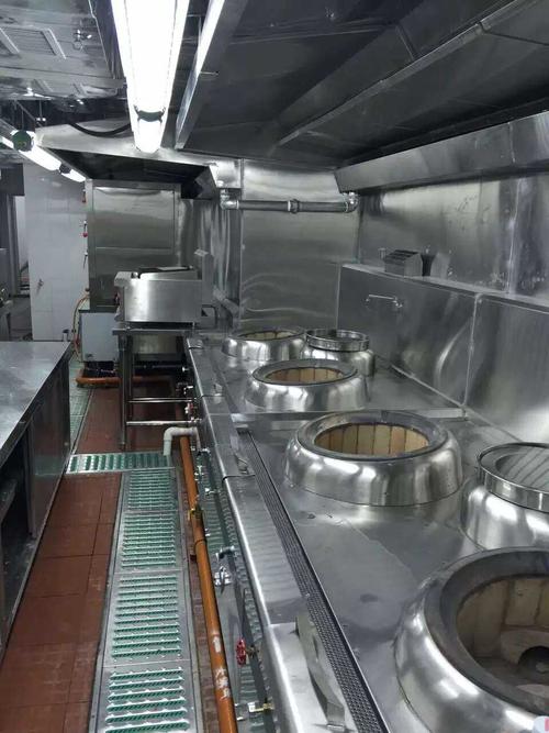 十,各厨房需设计有  七,所有厨房要求安装天花,且墙面需铺满瓷片至