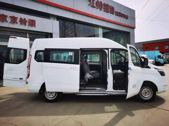 福特新全顺12座商旅填补嘉兴客车区域空白