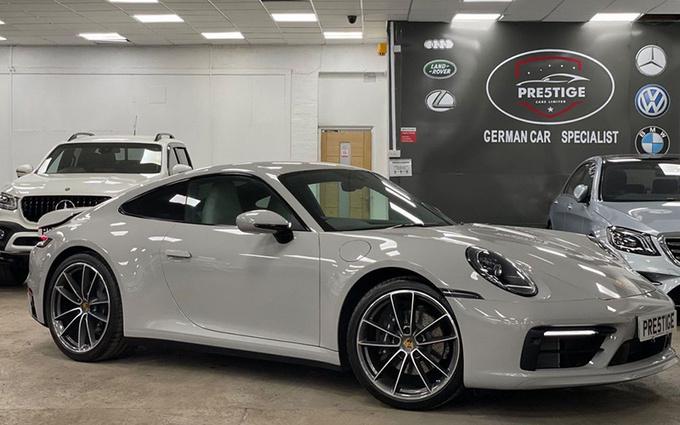 配贯穿式尾灯内饰看点更多搭30t引擎保时捷911实拍曝光