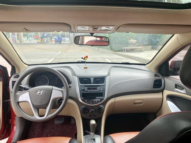 现代瑞纳自动档