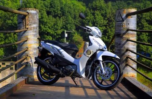 实拍雅马哈新车:凌骏t115,百公里