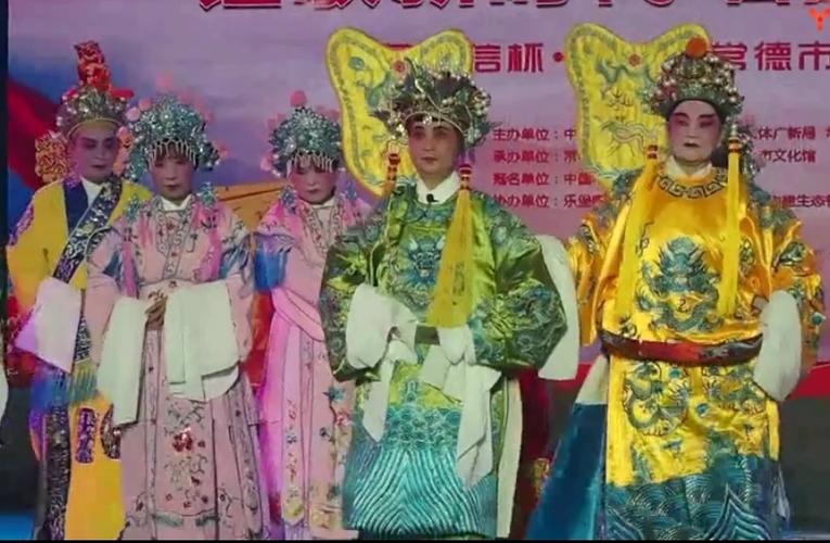龙车凤辇进皇城剧照