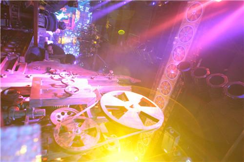 夜色下的华丽转身——济南菲比88酒吧