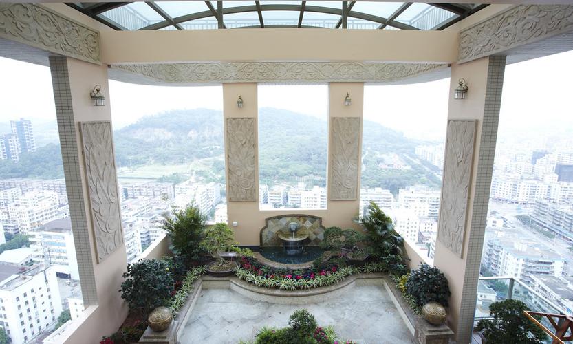 自家别墅小庭院挖鱼池实景效果图在自己院子里挖个游泳池好不好