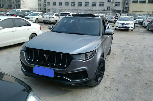 买辆众泰t700中大型suv,贴上车膜后却被当成了豪华车