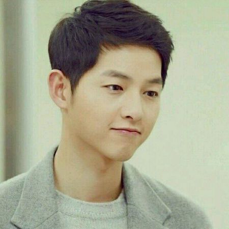 与宋仲基头像一对的宋慧乔头像