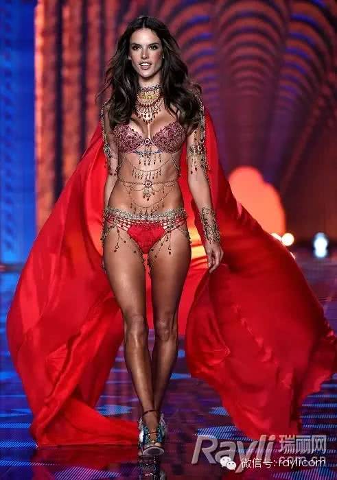 拥有天使般面容的亚历山大-安布罗休(alessandra ambrósio)