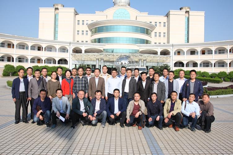 我校组织部分教师赴长兴中学考察学习