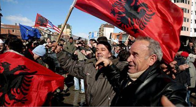 很多人会不理解,本来这个塞黑就是南斯拉夫解体后的新国家,为何还会