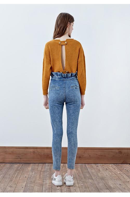 百褶腰头牛仔裤