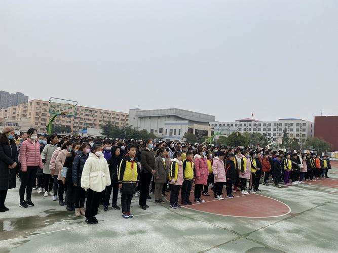 许昌市建安区实验中学周一升旗仪式