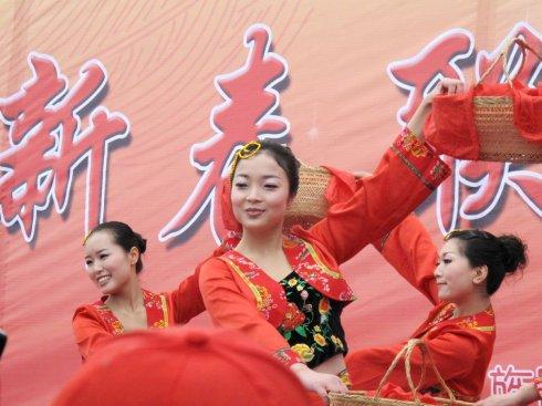 欢天喜地过新年