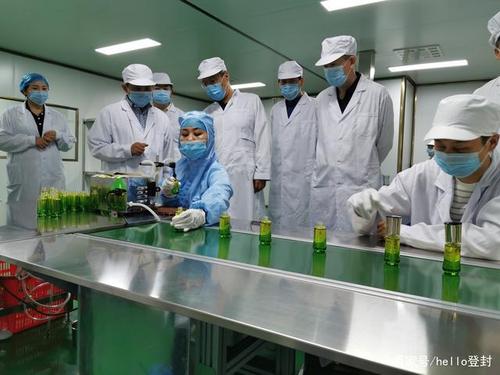 化妆品企业管理规范要求严格,进入企业必须通过专人带领方能进入生产