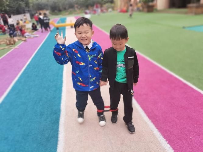 健康户外游戏"两人三足"