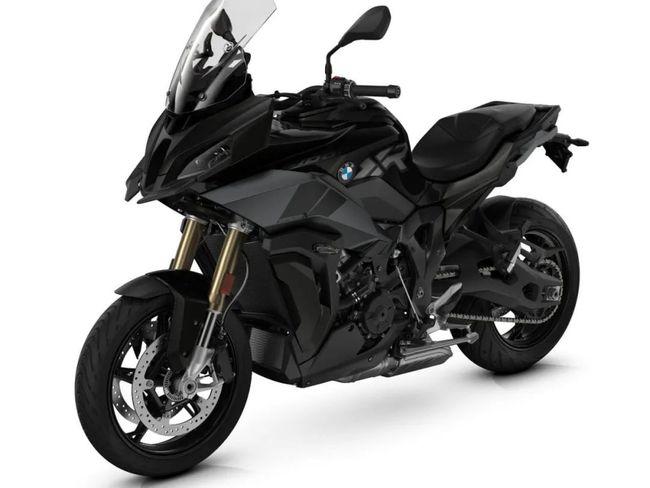 换上黑色制服!宝马发布旗下13款主力车型的2022年新配色