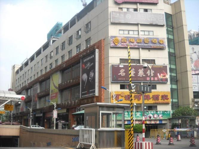 天河汇运动商城,又叫天河汇商业广场,位于广州市天河北cbd商圈内的