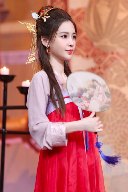 见谅吧 衣服红就是红衣 无关其他,只看颜值 古装美女千千万,红衣占
