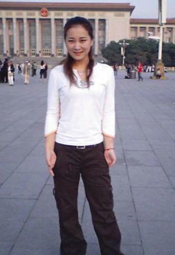 那些几乎所有女孩子都避讳的问题比如身高,体重,年龄等,在贾玲这都