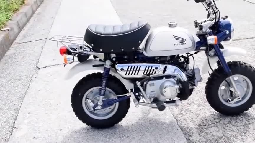 虽然很小却贵的不得了本田小猴子摩托车