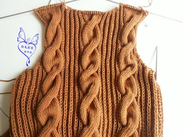 22个辫子的时候,后领留针中间平留28针,领窝2-3-1.2-2-1  肩20针.