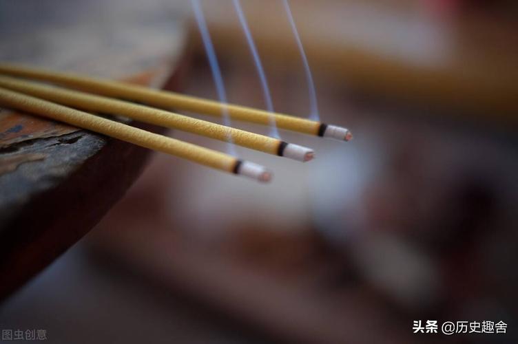 烧香图片(为什么烧香的时候要烧三根?