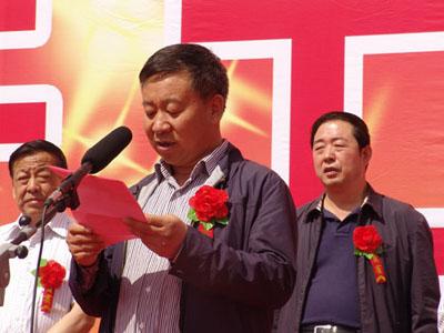 3月6日凌晨,以张泽年为首的黑社会团伙一行20多人公然持刀冲入武威市