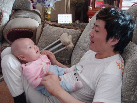 歌手李琛穷困潦倒参加选秀 妻儿曝光(组图)