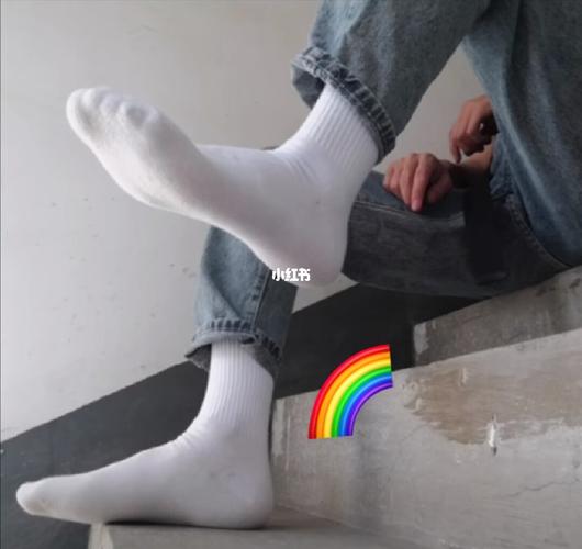 白袜子洗不干净…_袜子_彩虹男孩_时尚_穿搭_穿搭其他