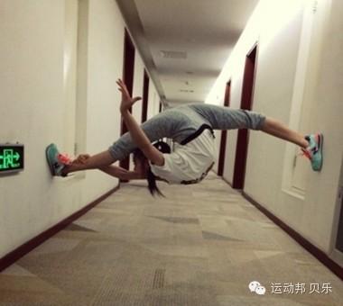 【运动邦71微健身】"新版一字马女神"出炉,看世界冠军终极版一字马!
