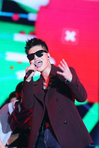 20140112快乐男声广州巡回演唱会 宁桓宇 高清图10p