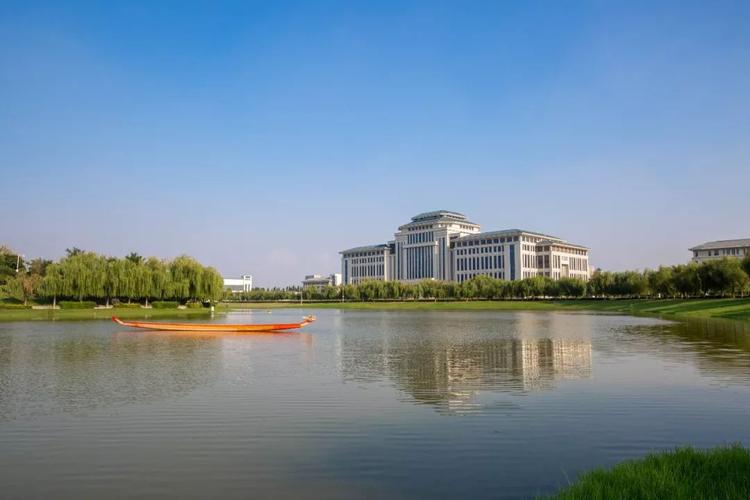 河南中医药大学 龙子湖校区天一湖