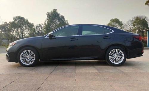 苏州二手雷克萨斯es 2015 款 200 舒适版 黑色色