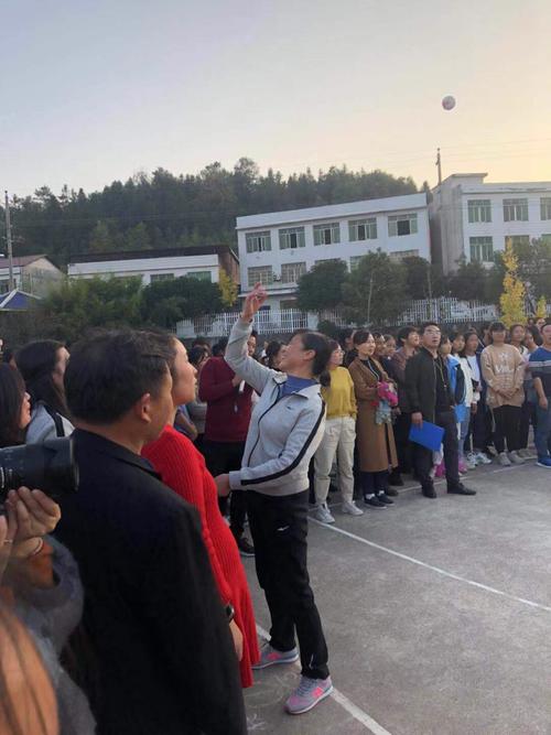 澄潭江中学辖区第一届教职工趣味运动会