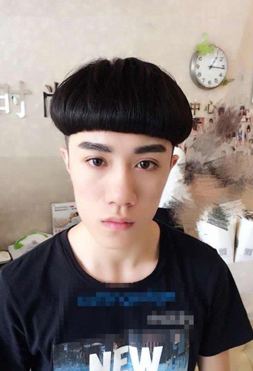 男生剃锅盖头短头发造型图片
