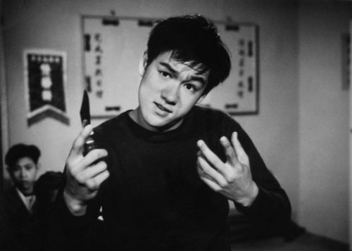 [名人堂]: 收藏的李小龙高清大图[54p]