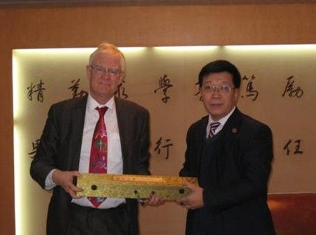 英国利物浦大学副校长访问西安交大