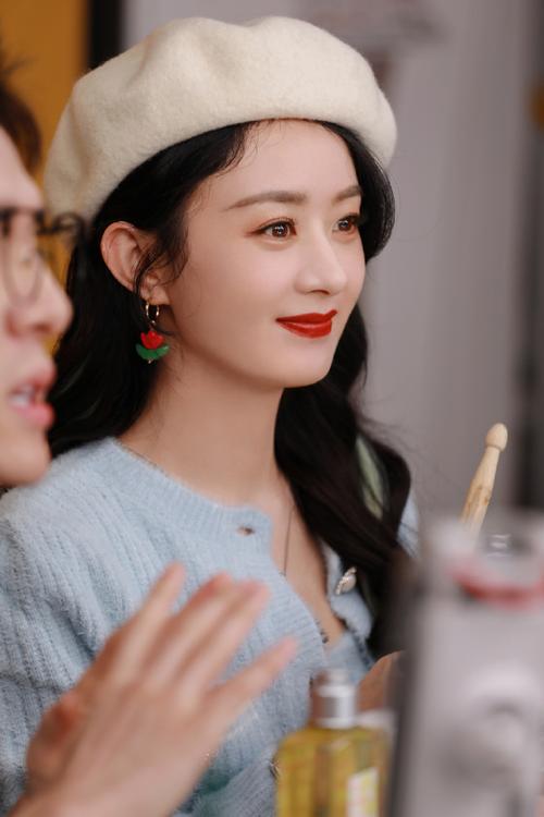 拍得太好看啦,天生丽质的颖宝@赵丽颖 (图cr:见水印)