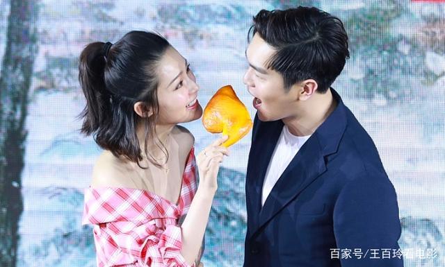 黄景瑜熊抱李沁超甜蜜,看到男方手放的位置,网友:还算