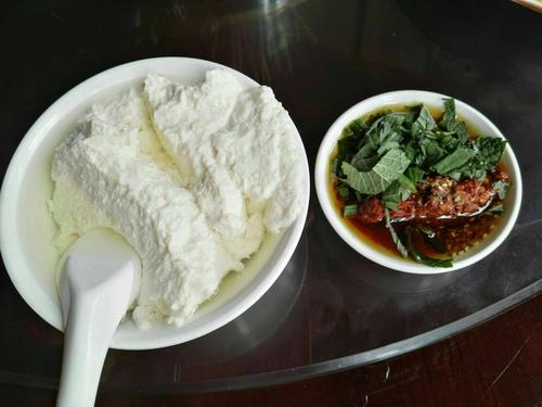 地道的豆花和蘸水