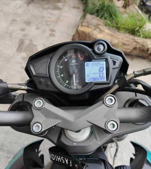 单缸水冷电喷配abs,一万出头的春风150nk适合新手吗