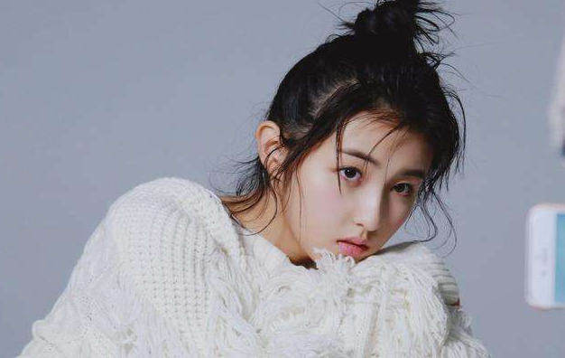 "流量之王"蔡徐坤,6年之前还在蹭粉张子枫?火了之后闭口不提