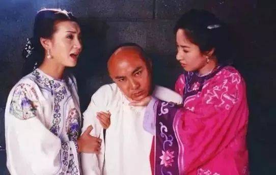 她曾是性感"万人迷",美貌不输范冰冰,如今嫁作人妻零绯闻,幸福得如此