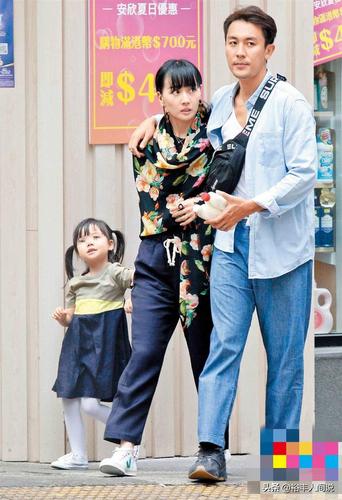谭俊彦就将可爱的儿子交给了他们,自己和漂亮的妻子任祉妍则带著女儿