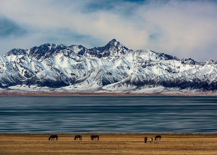 静静的赛里木湖