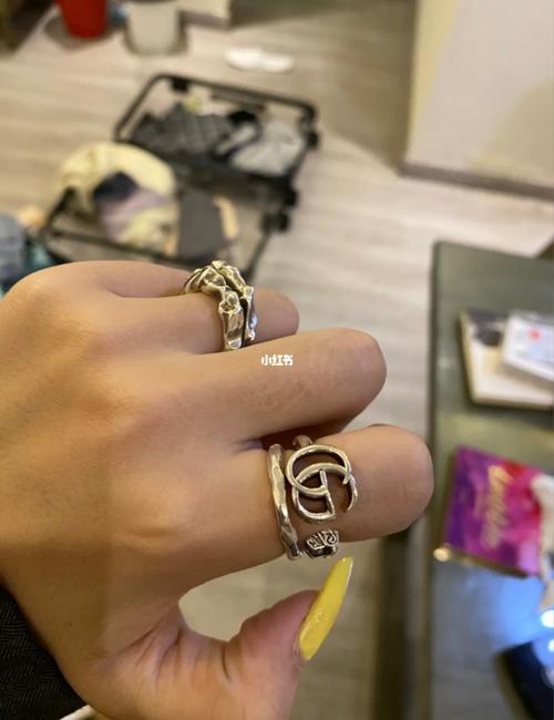gucci古驰新款双g钥匙戒指_戒指_双g_古驰怎么样_肤色